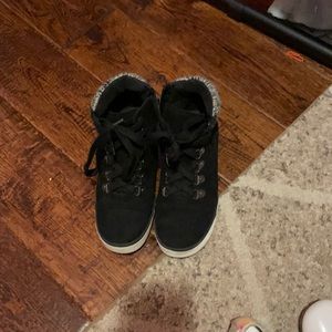 Used girl black shoes size 13